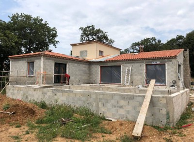 Comment construire une  extension de maison à Miramas